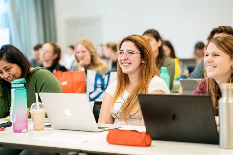 Studieren an der Fachhochschule FH Salzburg .